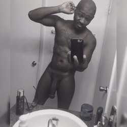 bigdicksaroundthaworld:  Submission what y’all think!!!?  RULE #1: Big Dick Men NEVER 🙅🏾‍♂️ SAY They Have Big Dicks 🍆💦. They Just Let You “Discover It” 👀 And Smile 😊‼️  IG | Instagram.com/J_Tiberiuskirk  #DILF #TheBlackClarkKent