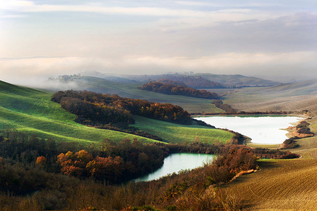 worldes:  Sotto la nebbia i colori by Graziano Ottini on Flickr. 