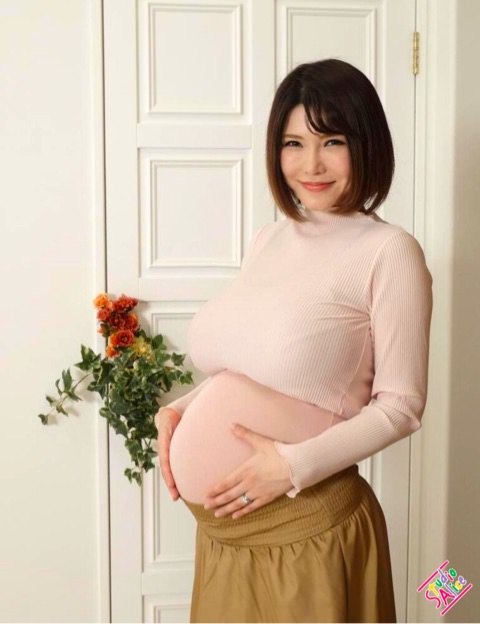 pregnantasianperfection:the lovely Anri Okita~