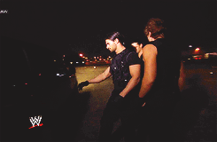 iamnolady:  The Shield arrives at London's O2 arena via helicopter: Raw, April 22,