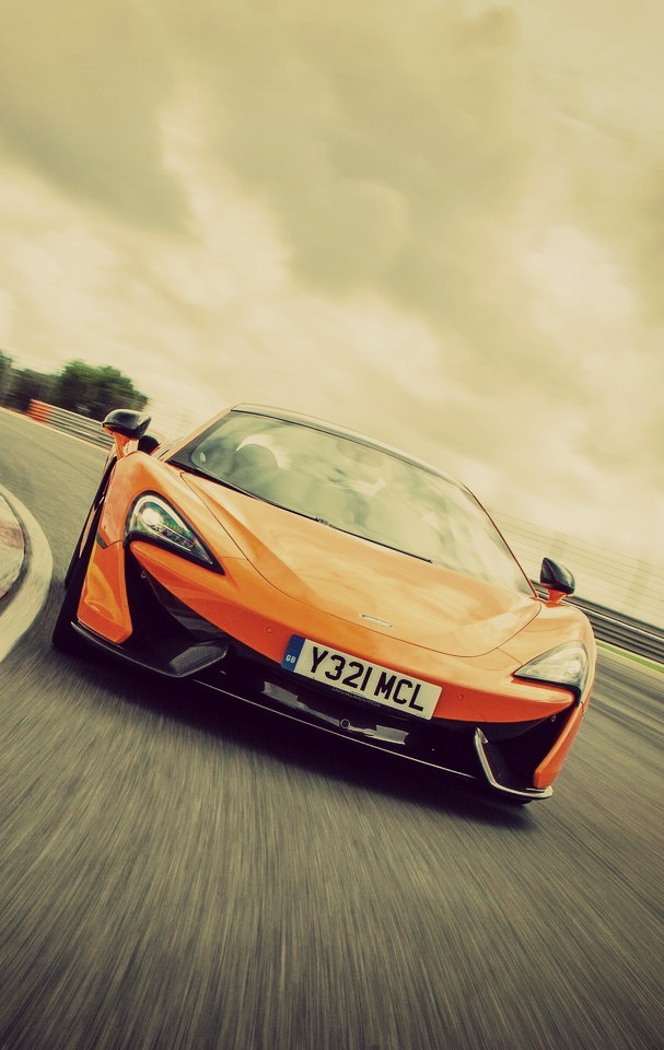 dreamer-garage:  McLaren 570S Coupe 