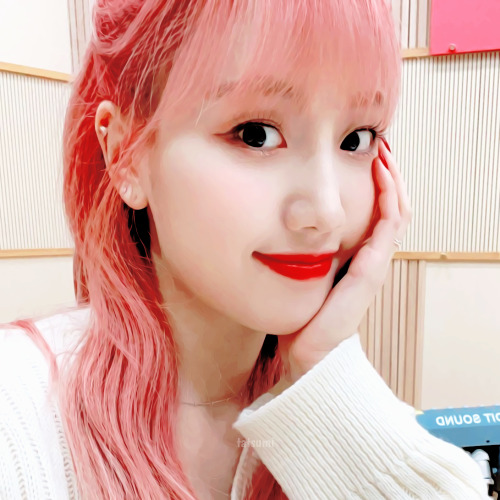 ❛  haeyoon    fr.     と     CHERRY BULLET    : &nb