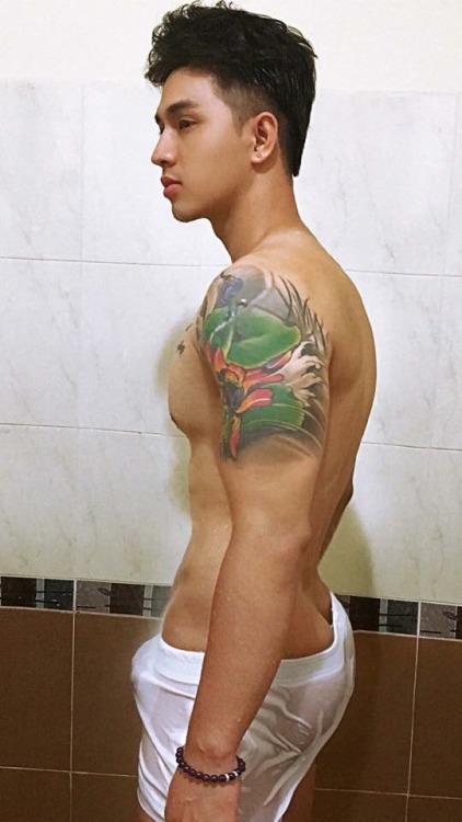 centergayboy:  vuvivuvi:  centergayboy:  andyle92:  centergayboy:  HOT BOY Phillip Huỳnh  link facebook : https://www.facebook.com/philip.huynh.353 hotboy 1 thời , làm mẫu ảnh , đóng MV ca nhạc cho nhiều ca sĩ ! giờ gặp được đại