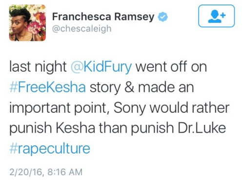 eating-pizza-in-the-tour-bus:  Franchesca Ramsey on #freekesha