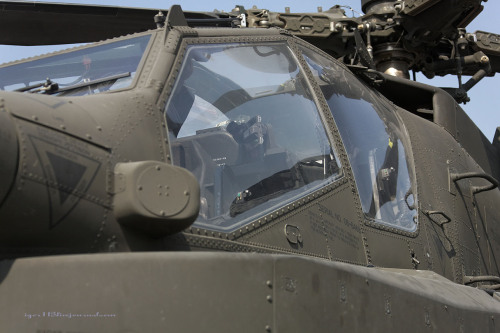 rocketumbl:  AH-64D 