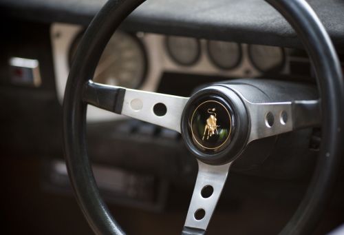 vintageclassiccars:  Lamborghini Urraco P250 - one you can afford.
