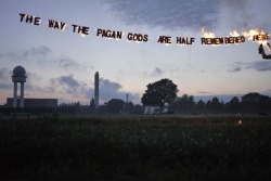 vvni:  Robert Montgomery