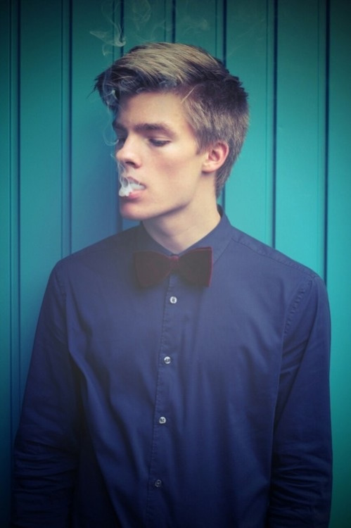 garoto-da-manha:  😍🚬 no We Heart It - http://weheartit.com/entry/129082648 