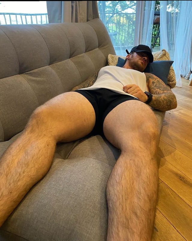 kt1700:I AM STUD&hellip;