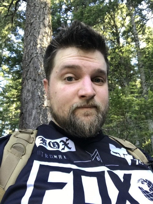 Hiking stormking Pt 1, 2.2 mile hike with approx. 2,000 ft elevation increase . This hike is a beast when you’re out of shape 😫