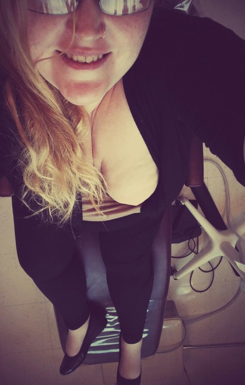 alice-is-wet:  Here we go again….  #hospitalselfies  Xoxo Alice