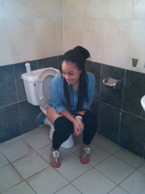 TOILET PEE