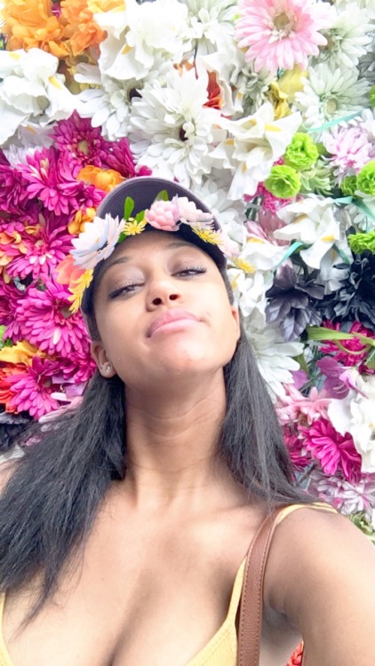 chynatownn:  HAPPY HAPPY BLACK OUT TO MY MELANIN GODS AND GODDESSES