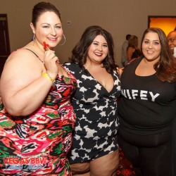 caitidee:  This is what it looks like when three bigcuties hang out… 🍰 bigcutieboberry and bigcutieleah 🍰 