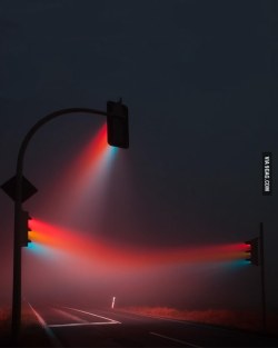 ragecomics4you:  Time lapse of traffic lights
