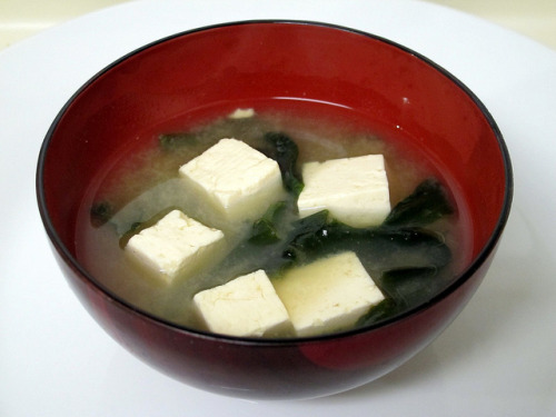 fuckyeah-japanesefood:  Misoshiru (味噌汁) - Japanese Miso Soup by I Believe I Can Fry on Flickr.