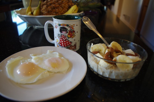 Breakfast eggs, oatmeal with banana and almonds, and tea I&rsquo;m back. for real this time. and