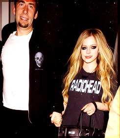  Avril spotted with Chad wearing “Radiohead” T-shirt at Beso restaurant, L.A.