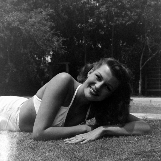 theritahaywortharchive:Rita Hayworth photographed by Peter Stackpole at her home,