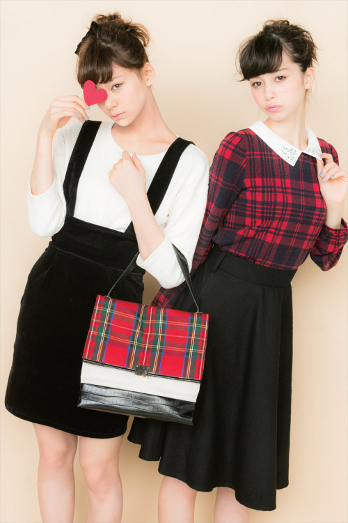 licoricewall: 西内まりや (Mariya Nishiuchi)・中条あやみ (Ayami Nakajo): Seventeen - Nov 2014