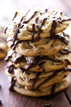 sweetoothgirl:    CHOCOLATE CHIP COOKIE DOUGH FROSTED COOKIES   