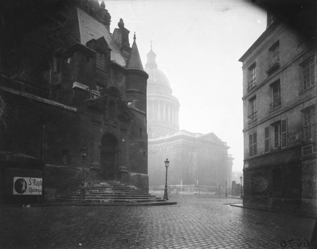 onlyoldphotography:  Eugène Atget: Rue de la Montagne-Sainte-Geneviève, 1924 