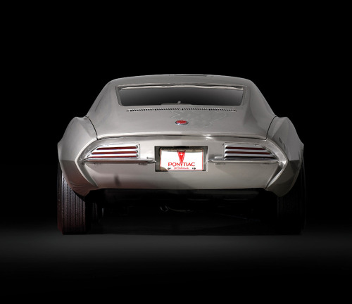 1964 Pontiac Banshee concept car.