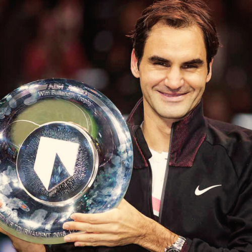 Roger Federer defeat Grigor Dimitrov 6-2 6-2 in the ABN AMRO Open final to claim his 3rd title in Ro