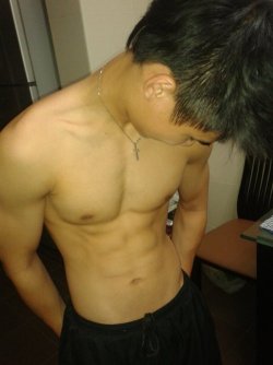 evianguy:  Hawt Asian Stud! 