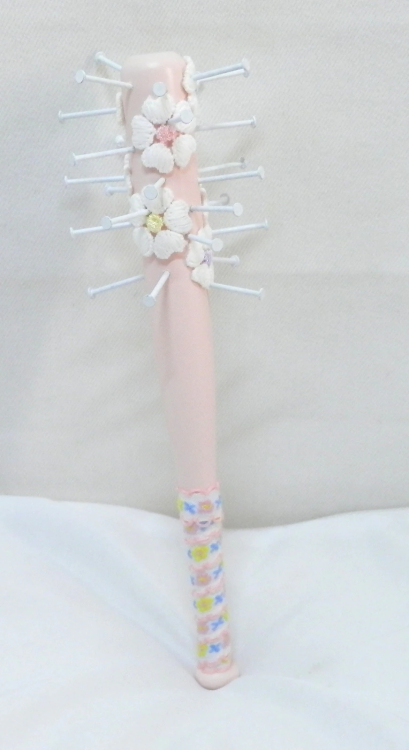 milkyteeth-bjd:I’m a little bit obsessed with these magical girl -esque weapons I saw on Manda