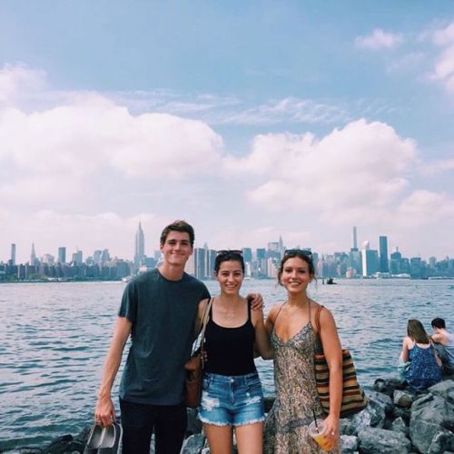 jacksgapsite:emmashbates: Last weekend New York, this weekend rainy England. Missing @erinstrine and