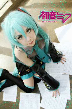 sexycosplaygirlswtf:  Hatsune Miku - Vocaloid