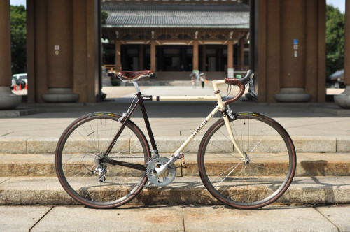 aces5050: Surly “Pacer” painted by Kyutaipaint (by Circles Japan)