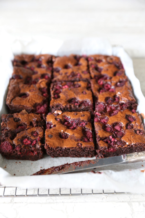 fullcravings:  Decadent Dark Chocolate & Raspberry Brownie