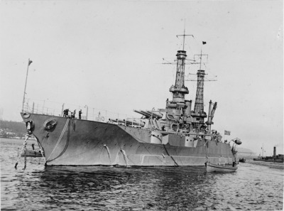 lonestarbattleship:USS Mississippi (BB-41) in New York Harbor on December 25, 1918. NARA: 45512536, 45513417NHHC: NH 46047, NH 45492