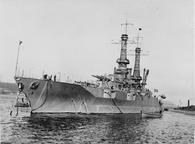 lonestarbattleship:USS Mississippi (BB-41) in New York Harbor on December 25, 1918. NARA: 45512536, 45513417NHHC: NH 46047, NH 45492
