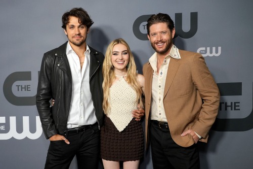 jensenackles-daily:Jensen Ackles, Meg Donnelly, Jojo Fleites, Drake Rodger, Nida Khurshid, and Demet