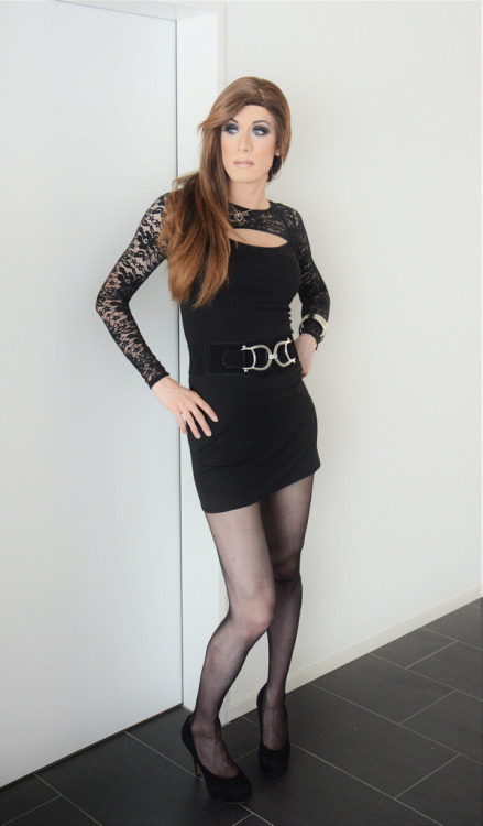 yes-sadie100:  Are you ready to unleash the gurl within? Message me to join our feminization