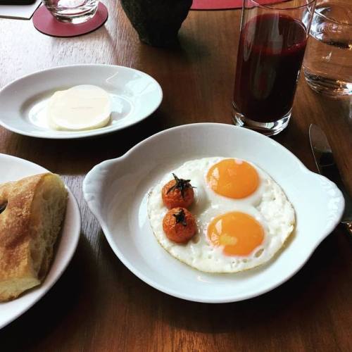 Morning calm…#chef #cheflife #breakfast #egg #eggfast #food #foodie #foodies #instafood (at