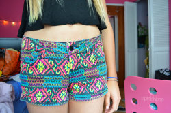 apinkhippo:  New shorts h0lla 