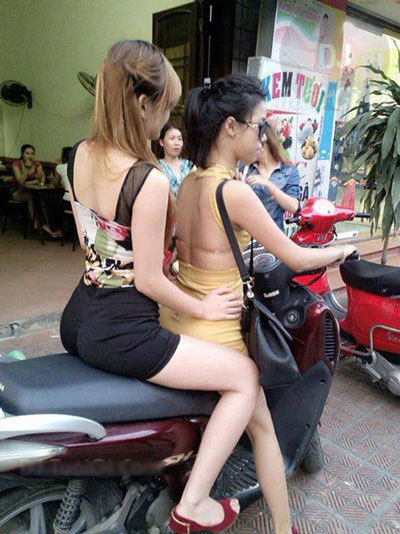 Some more sexy Vietnamese Scooter chicks…