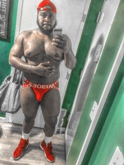 blacknthick:  itastelikebeefy:Sunday Funday…….