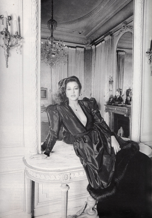 Manuela Papatakis wear Jean-Louis Scherrer at chez Harry WinstonVogue Paris - December 1980Photograp