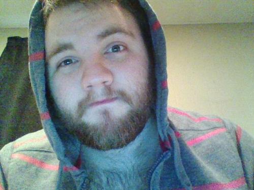 fuzzybooh:  azachontitan:  Hair lookin’ a mess and I don’t care at all  No one cares, you’re hot anyway! ^^