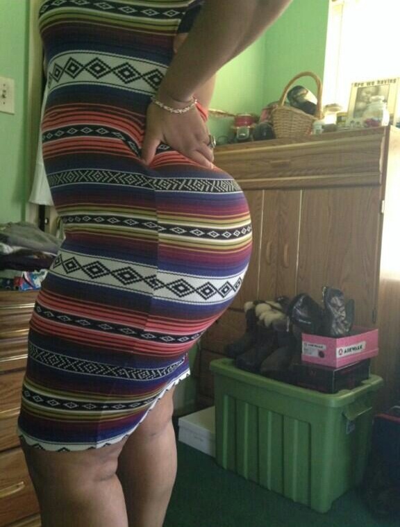 thickxthekilo:Who Aunti this is can get it…  Nice