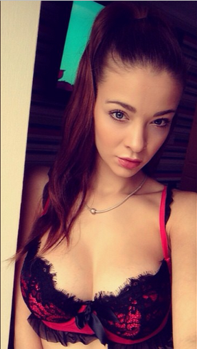 naughtyurik:  Emelia Paige