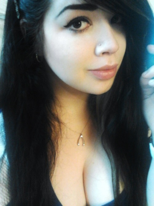 violentblowjobs:  in case u forgot what i look like 