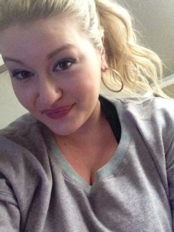 plus-size-barbiee:  Bad day, still smiling 