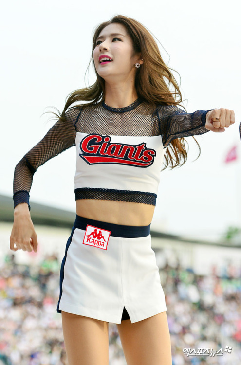 박기량 (Park Ki Ryang) Lotte Cheerleader.