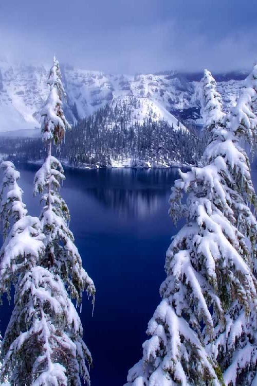 mrcloudphotography:  source | 1 | 2 | 3 | 4 | 5 | 6 | 7 | 8 | 9 | MY TUMBLR BLOG | Winter World. Famous places around the world with a sprinkle of snow. 
